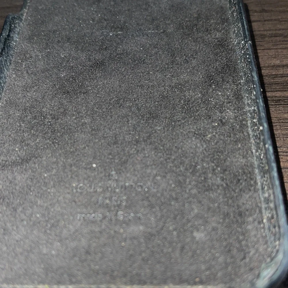 Louis Vuitton black used 11