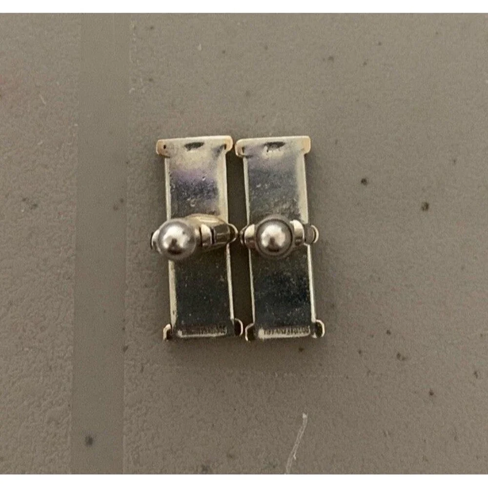 Tiffany & Co. listing any photos