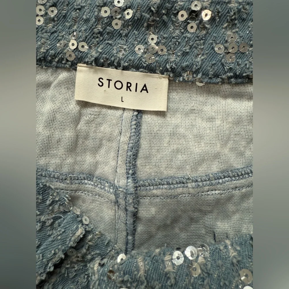 Storia worn over
