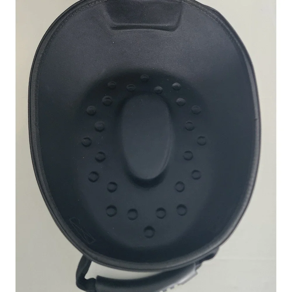 Arrow looking helmet