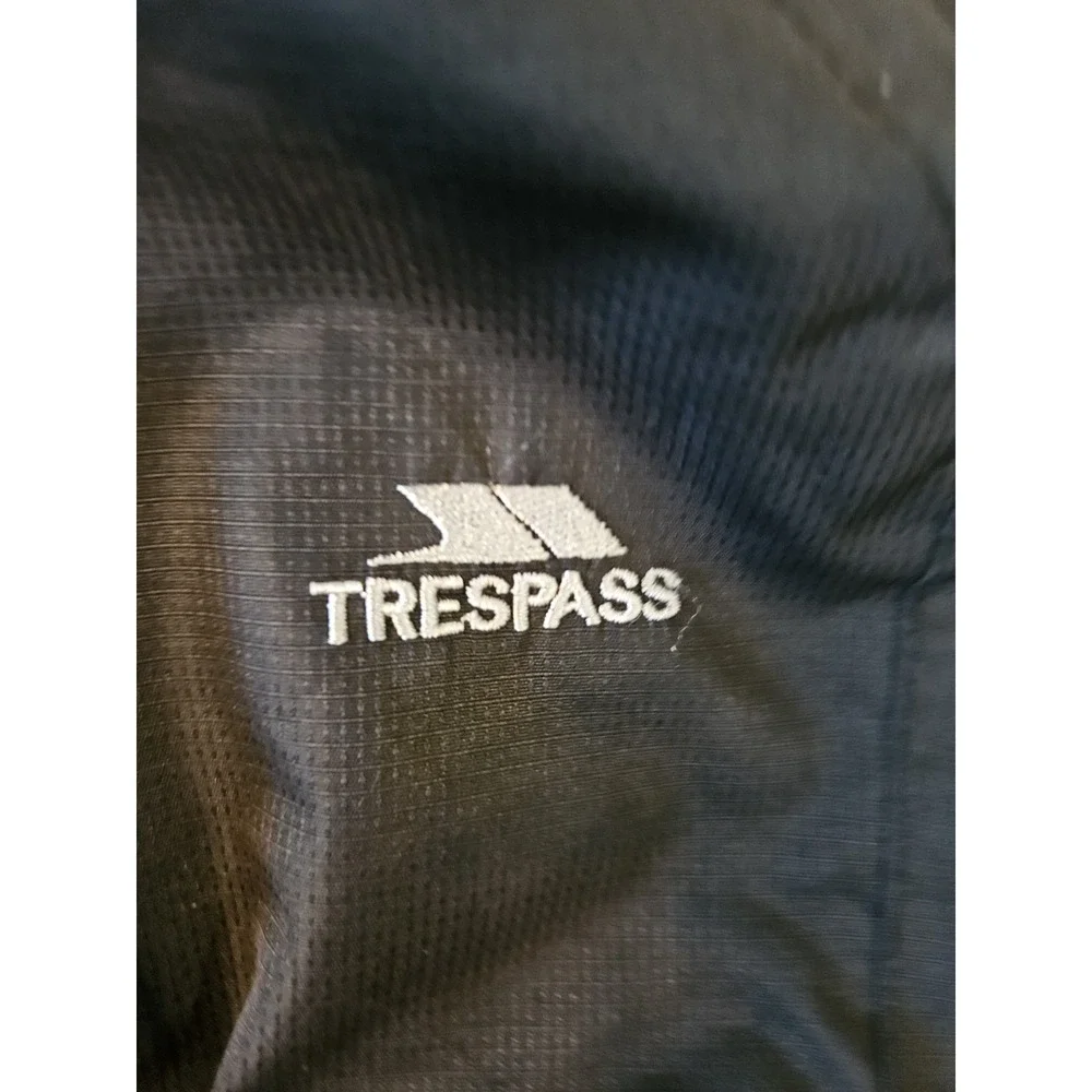 Trespass black insulated