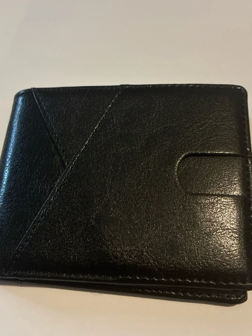 Men's Black Leather Card & Key Holder Wallet - Secure Snap Closure