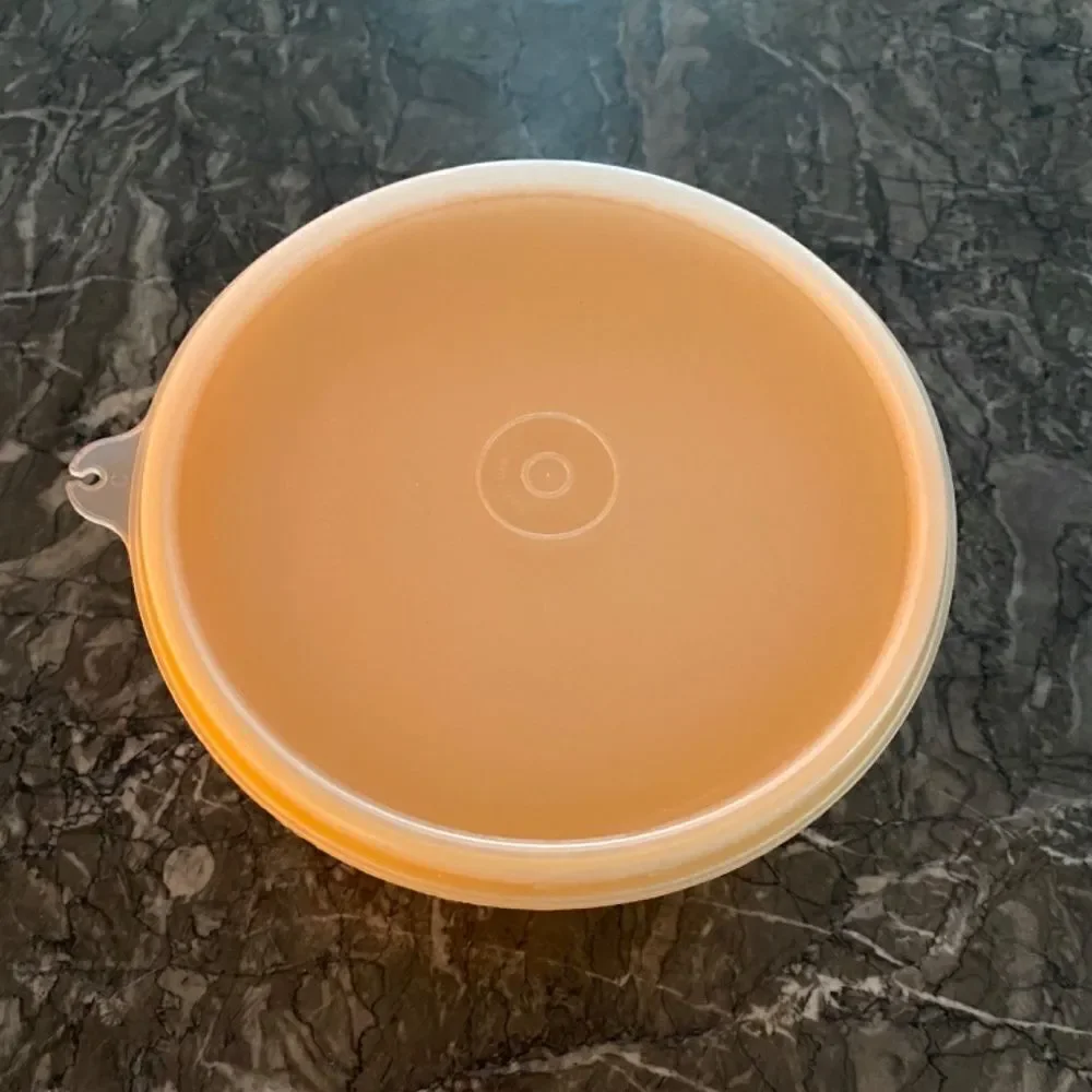 Tupperware vintage orange