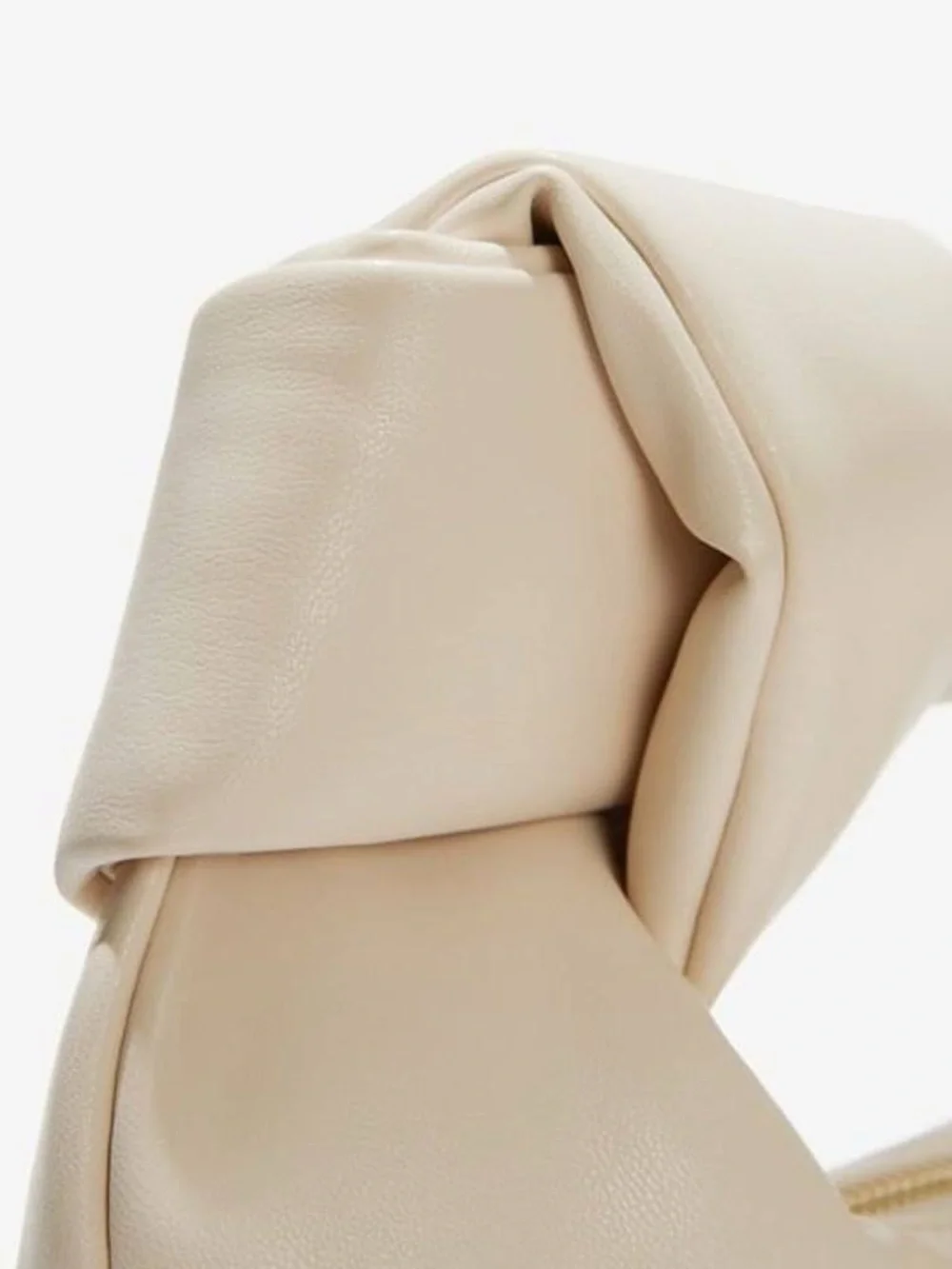 Melie Bianco elegant cream