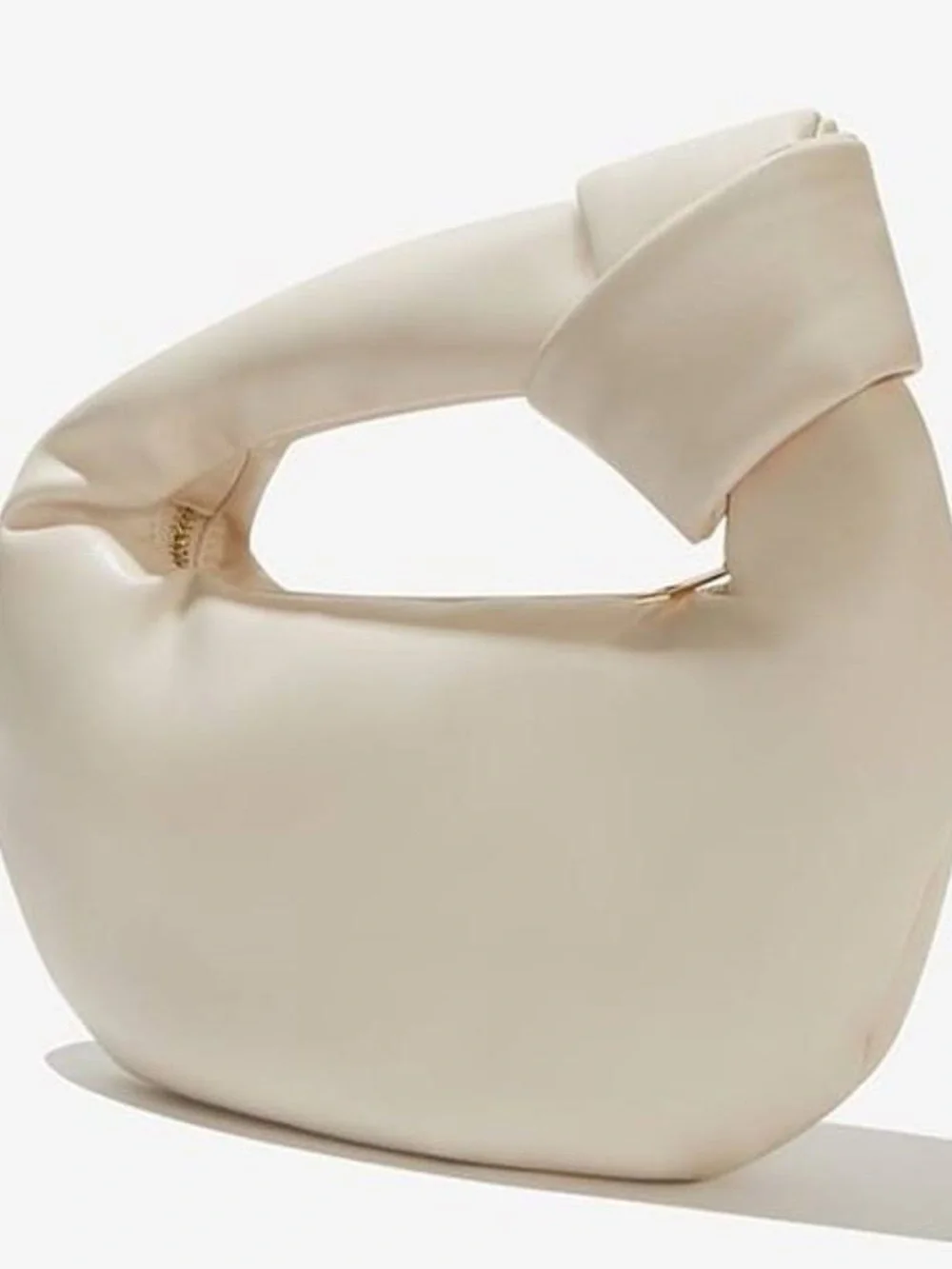 Melie Bianco elegant cream