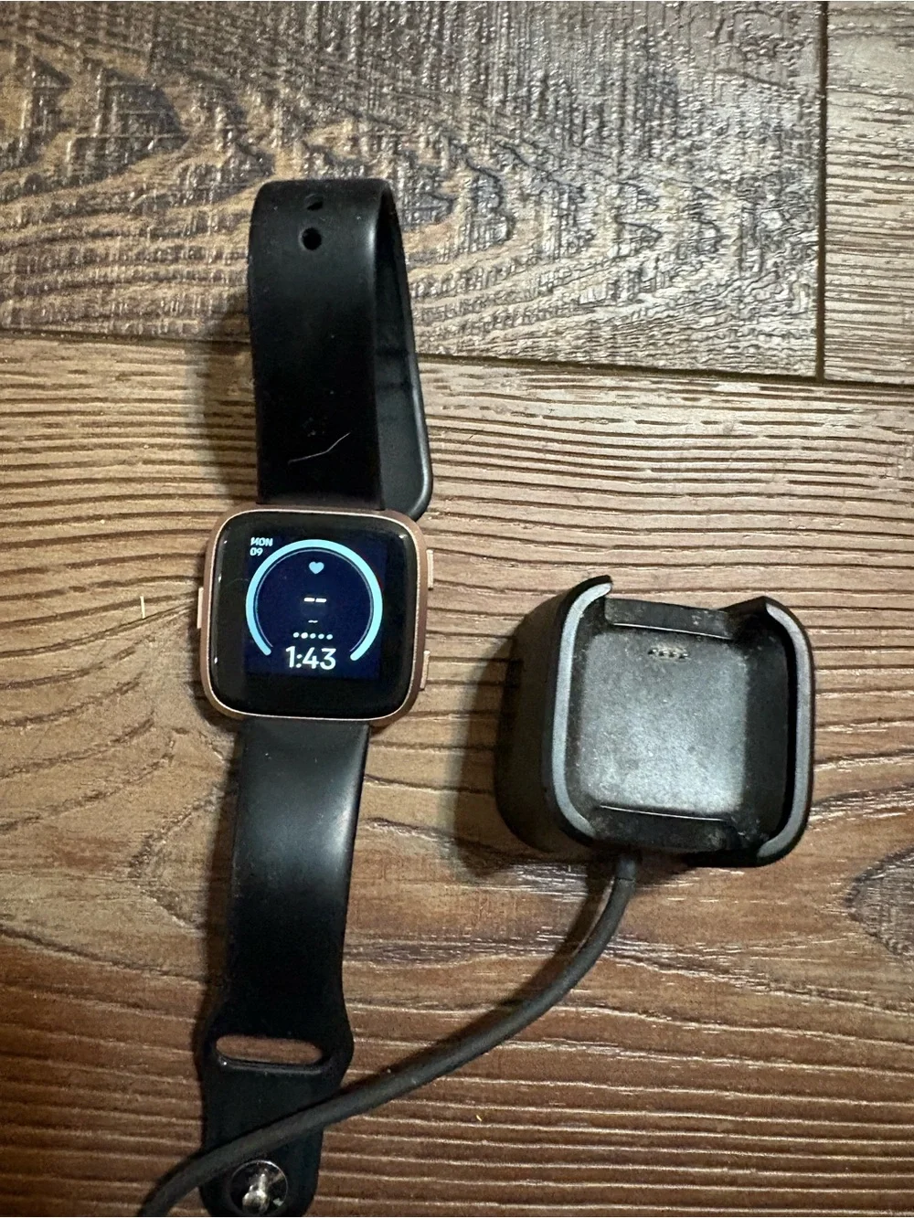 fitbit look read black