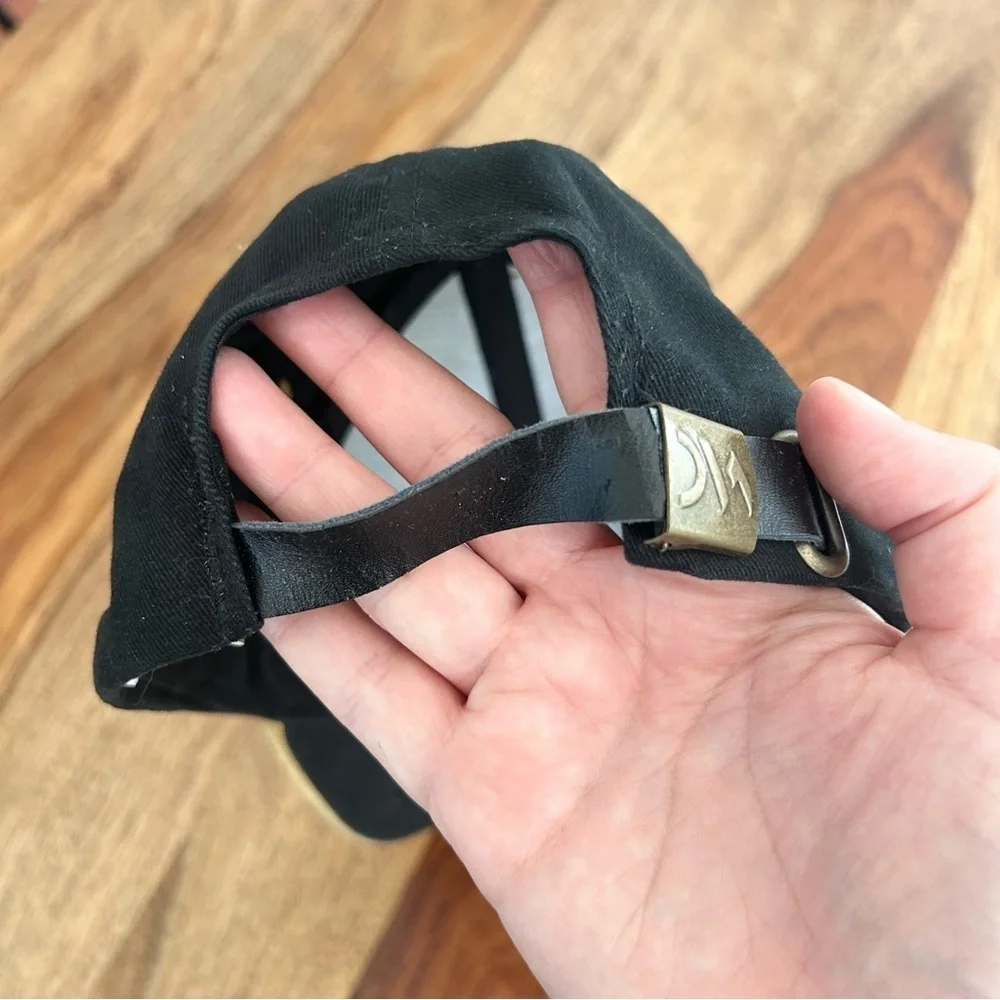 N/A strap upper