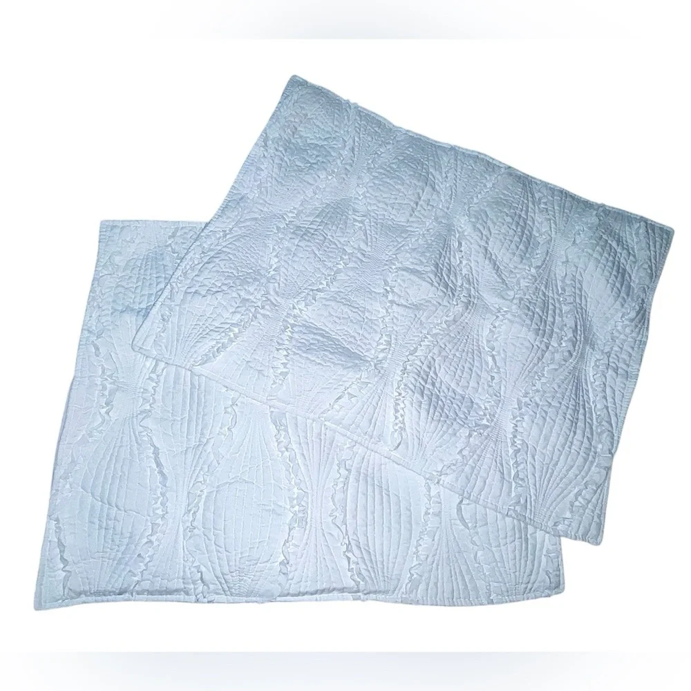 N/A cozy elegant clean