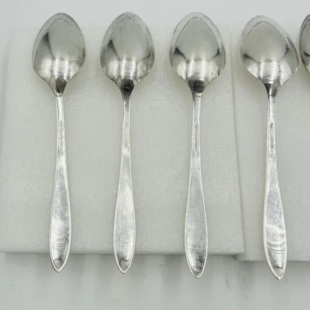 Oneida spoon glossy