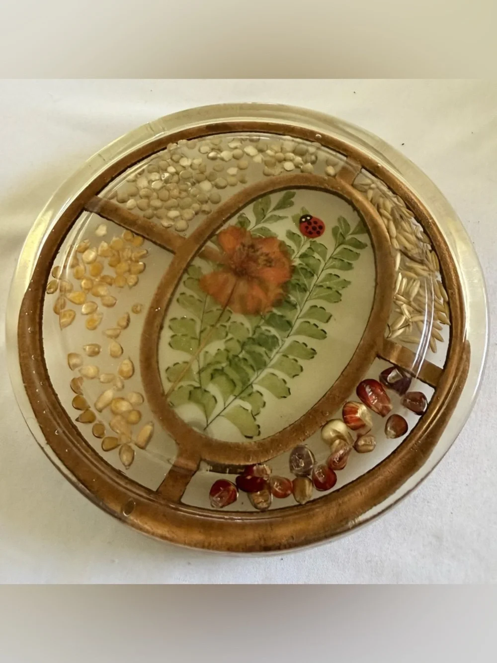 N/A decorative round