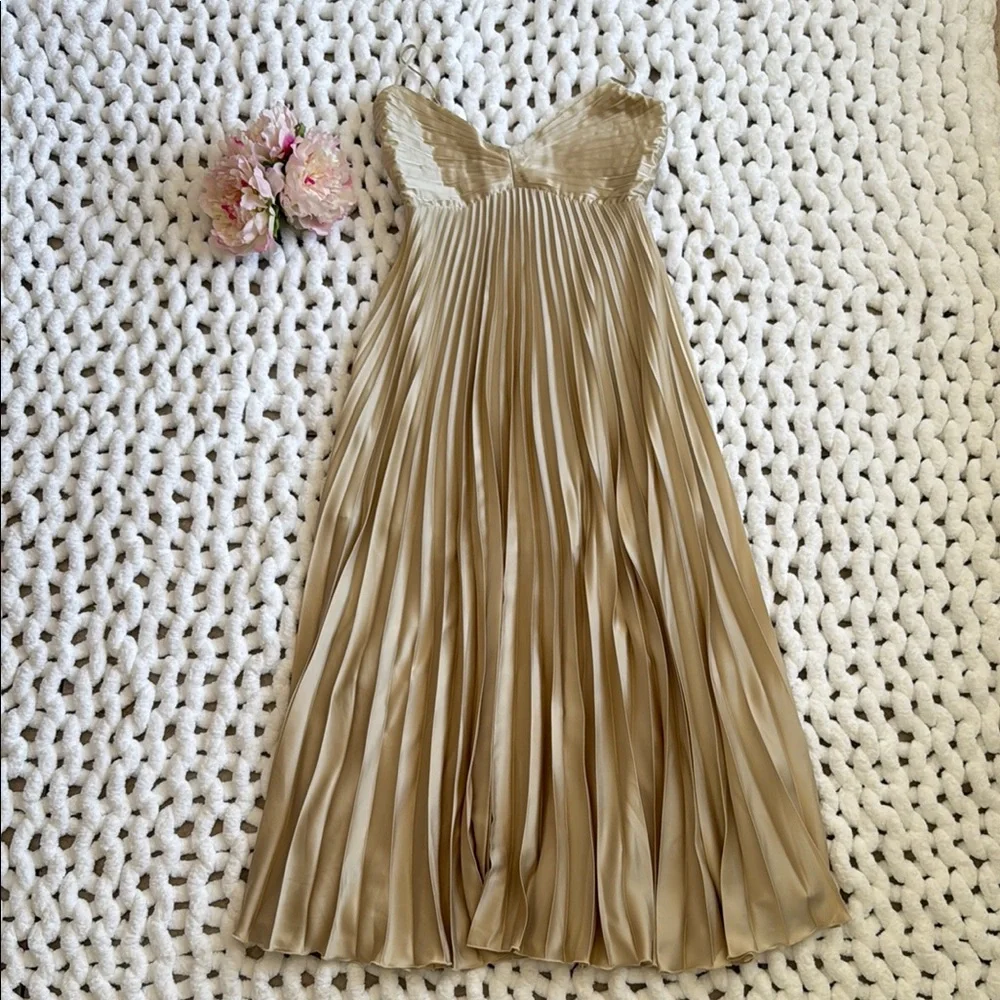 Abercrombie & Fitch Pleated Dress Beige Size M