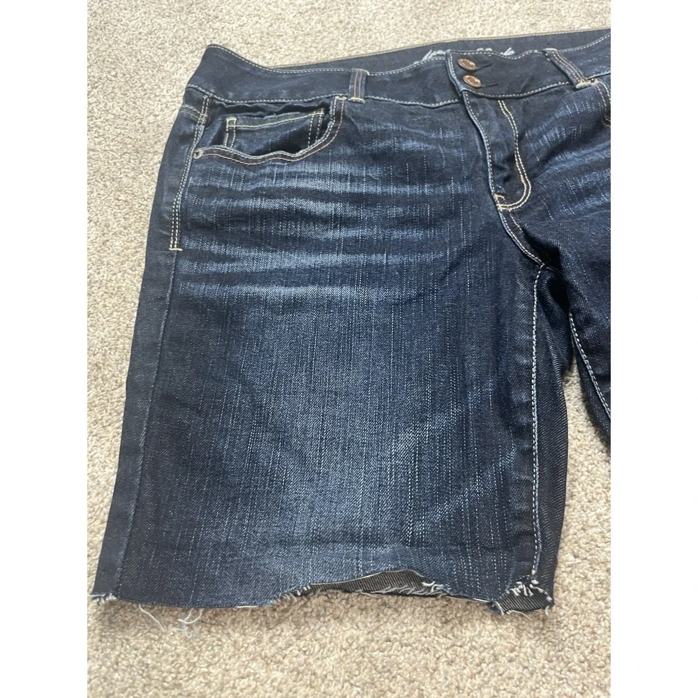 American Eagle Outfitters great preowned