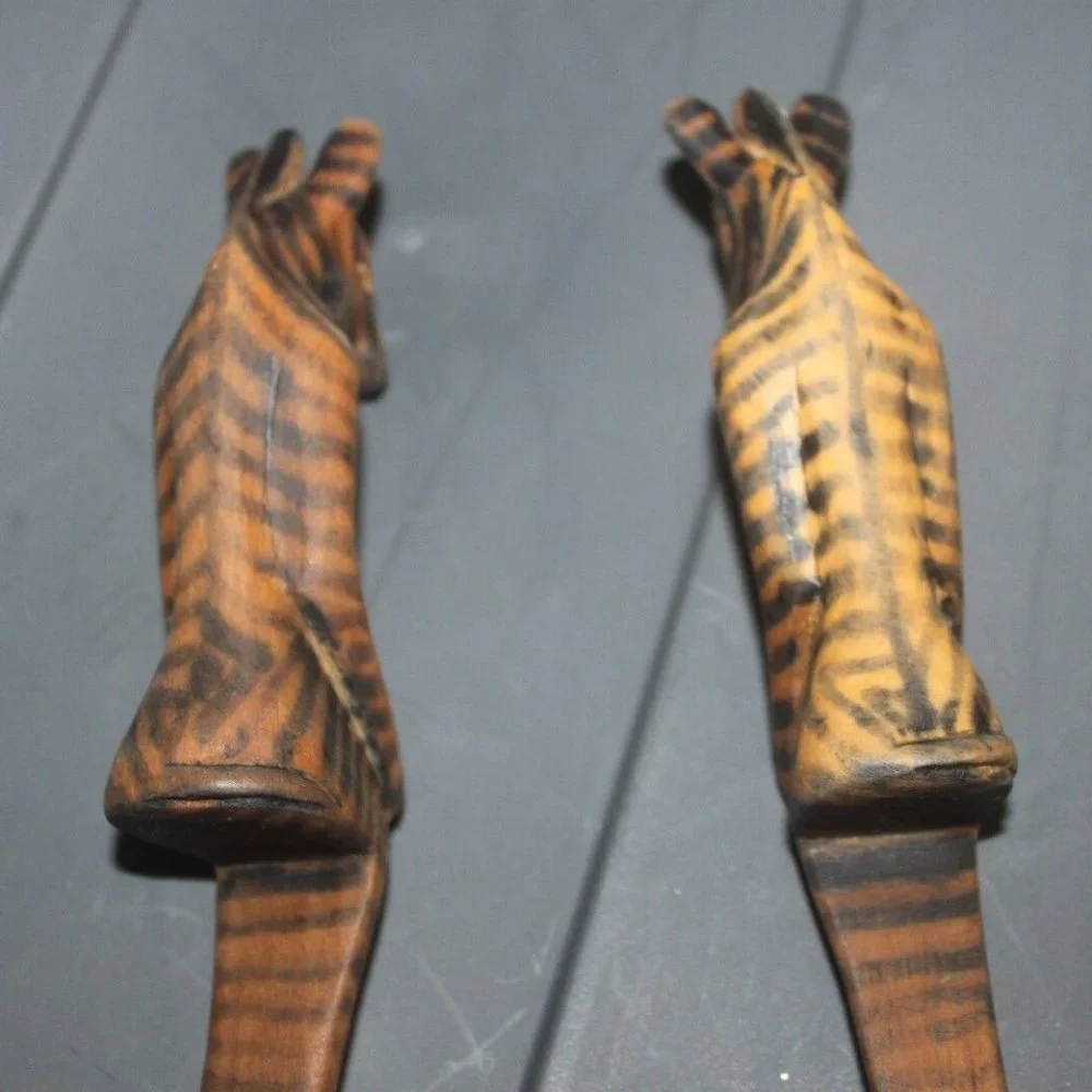 N/A beautiful carved