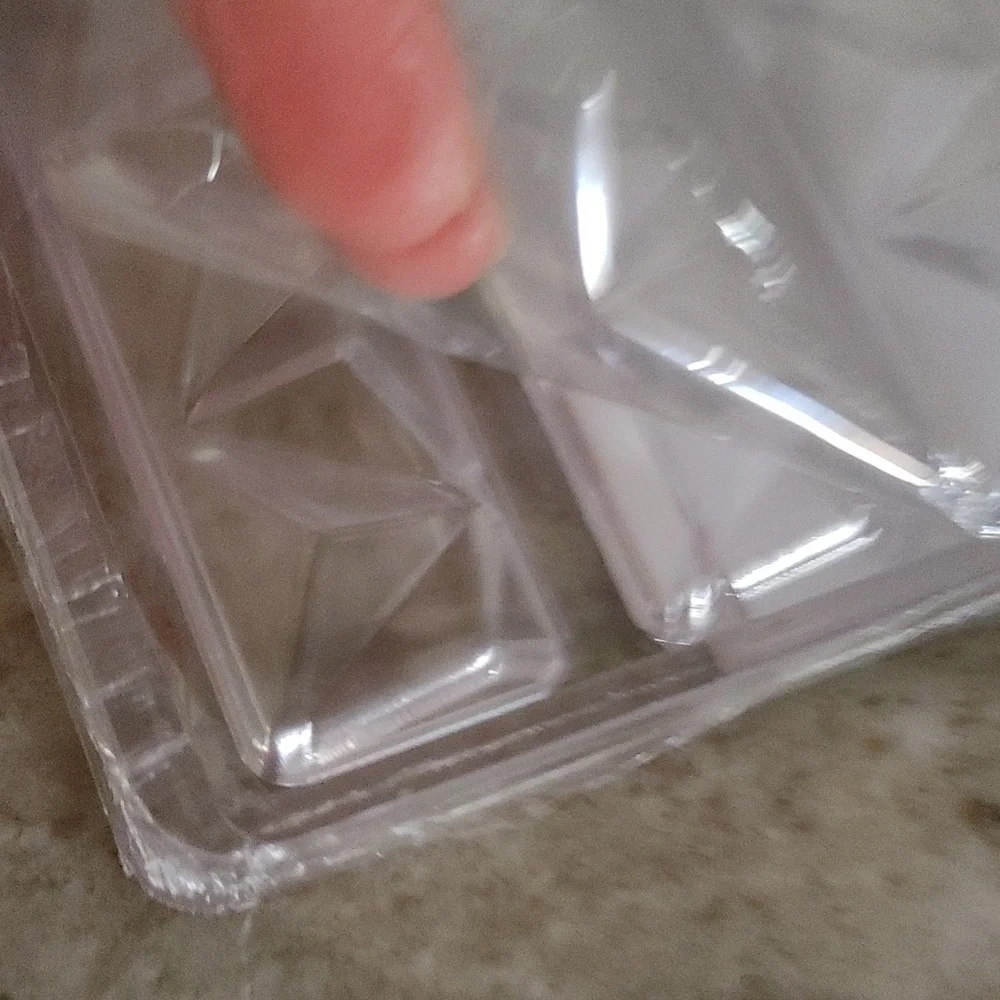 Martellato cellophane mould pyramids