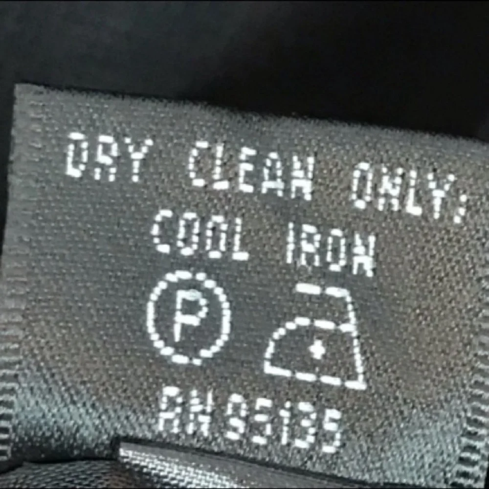 Lafayette 148 New York button wear measurements