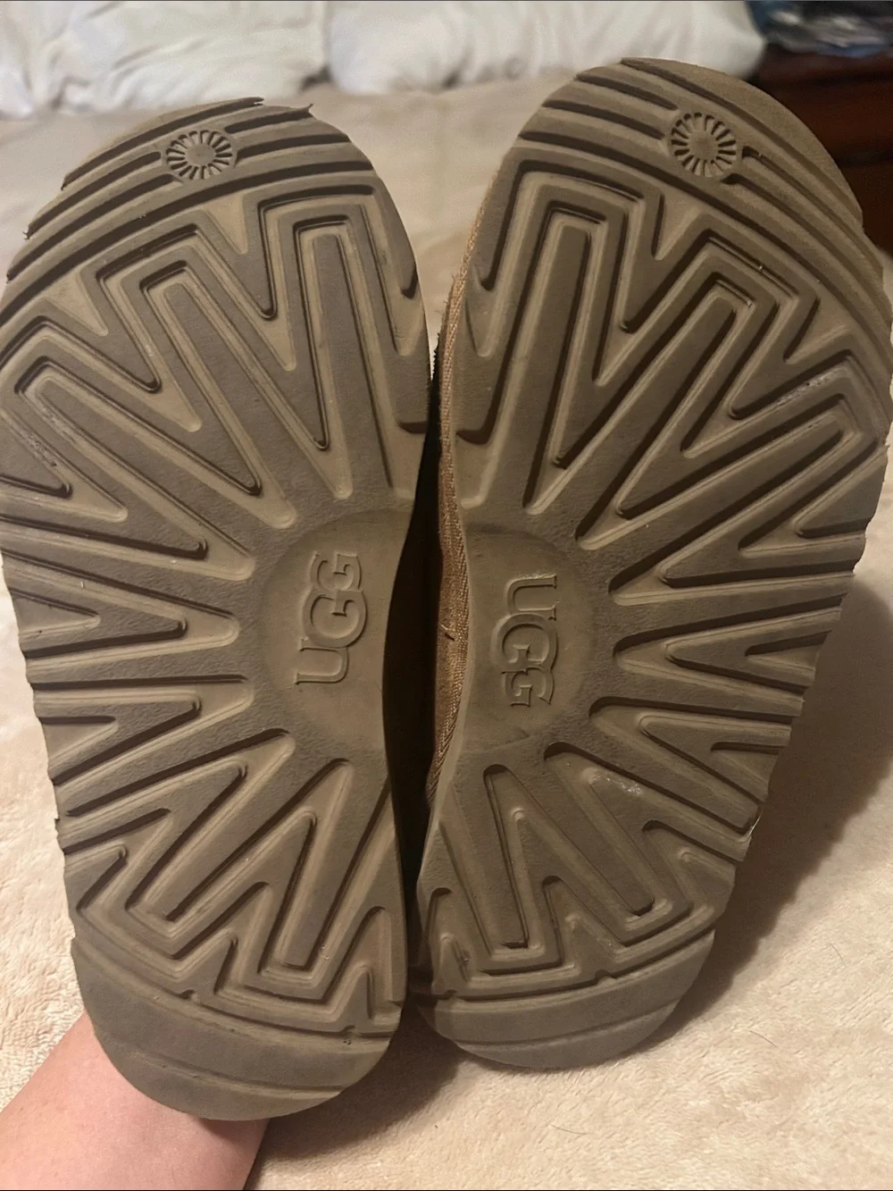 UGG subtle logo suede