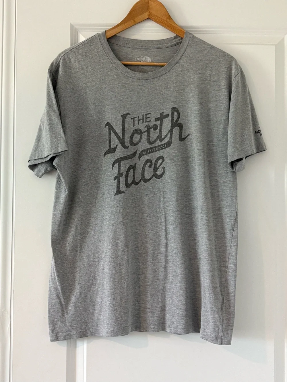 The North Face Grey T-shirt Short-Sleeve Logo Tee Berkeley CA Large