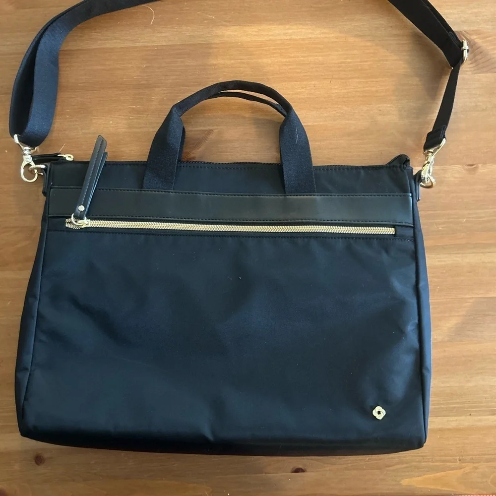 SAMSONITE SMARTSLEEVE CONVERTIBLE SLIM SOFT BRIEF LAPTOP CASE BLACK NYLON