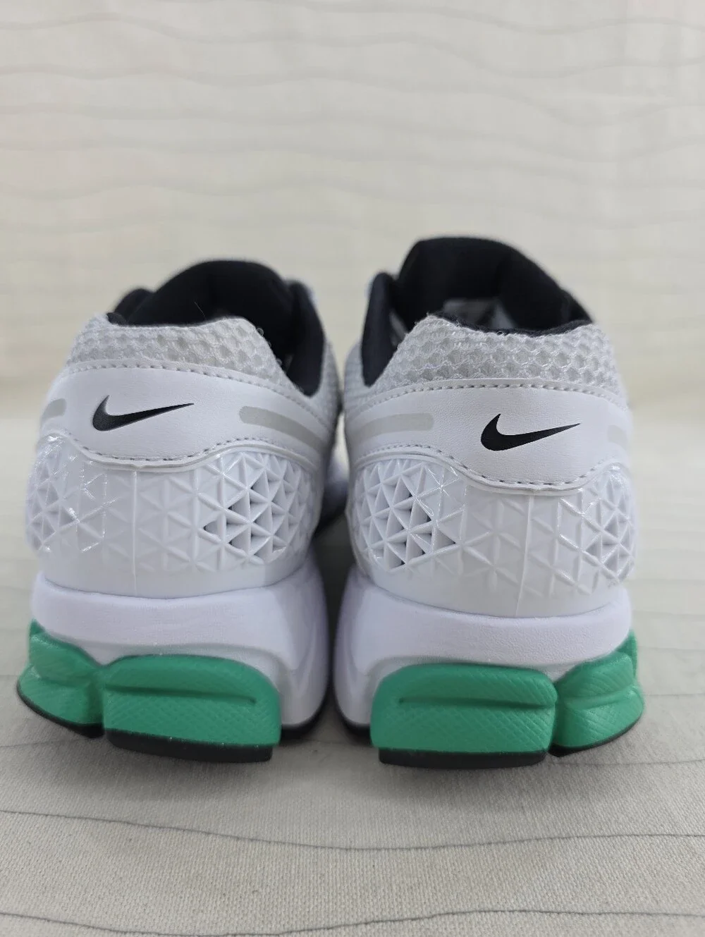 Nike tags images not
