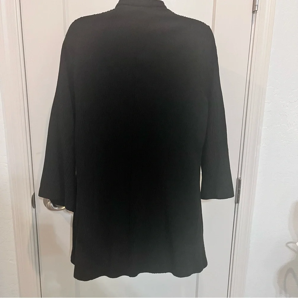 Eileen Fisher sleeves pit 30”