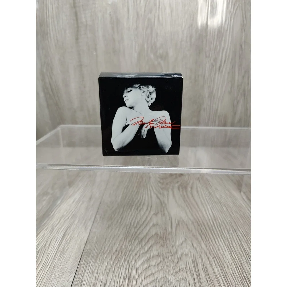 MAC Marilyn Monroe Powder Blush‎ Legendary Pale Soft Coral Peach Satin New
