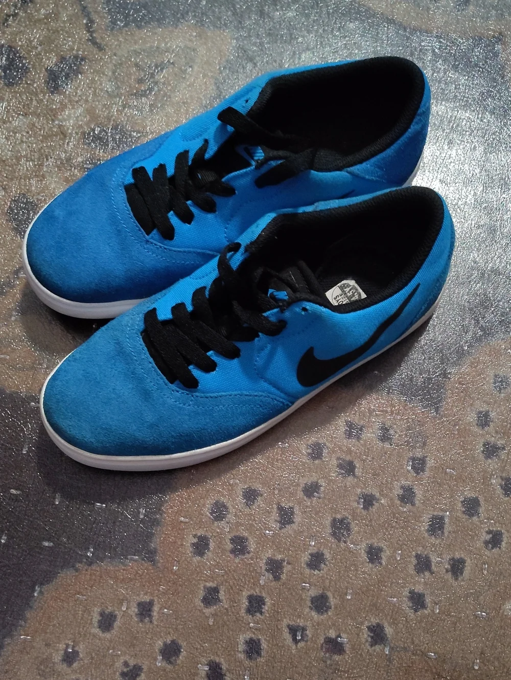 Nike classic low