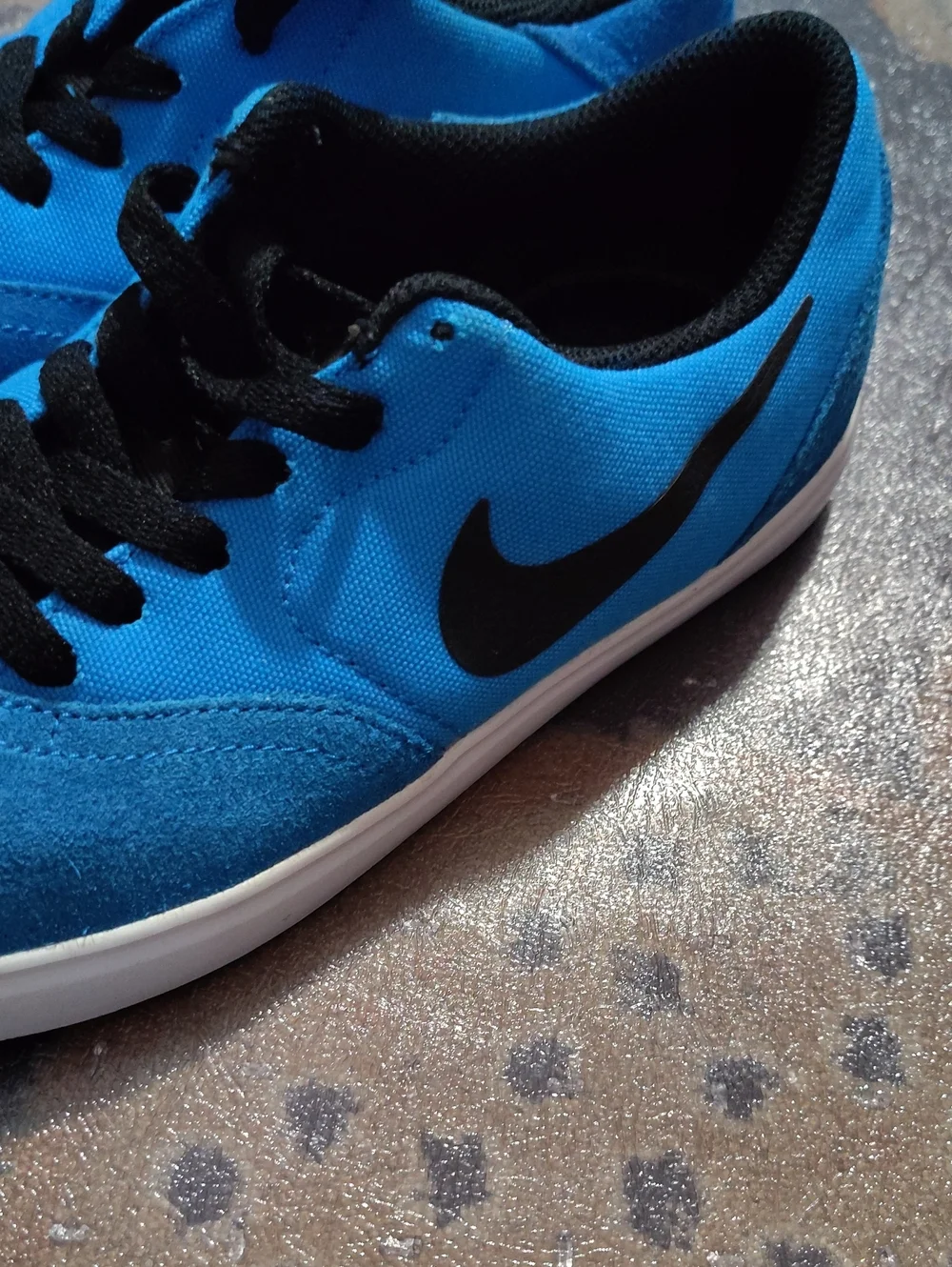 Nike classic low