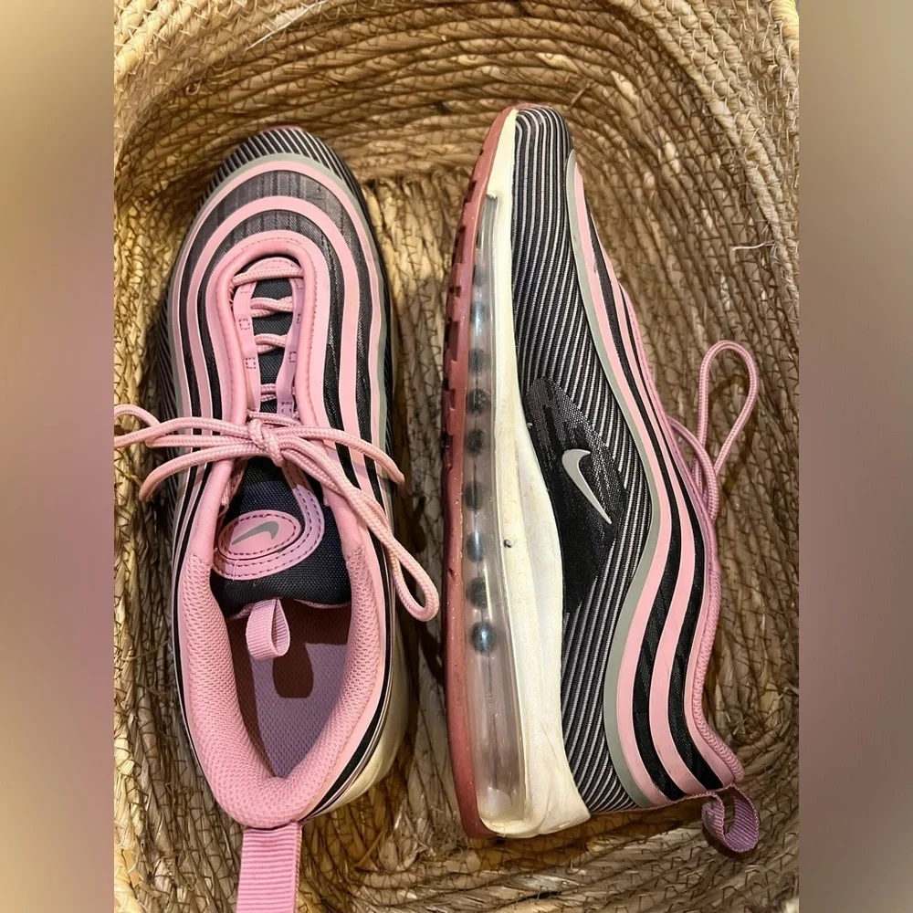 Nike this pair