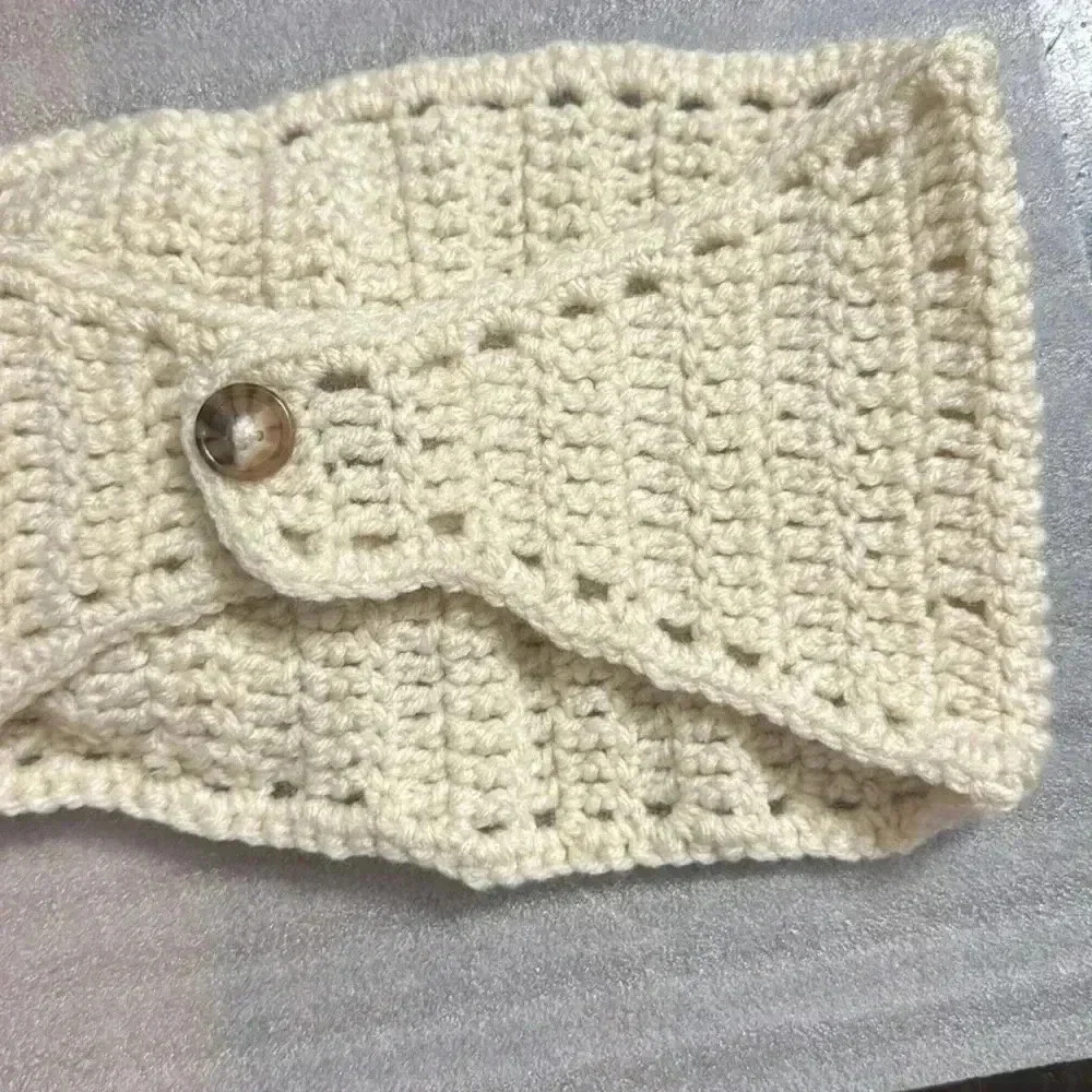 N/A knitted head