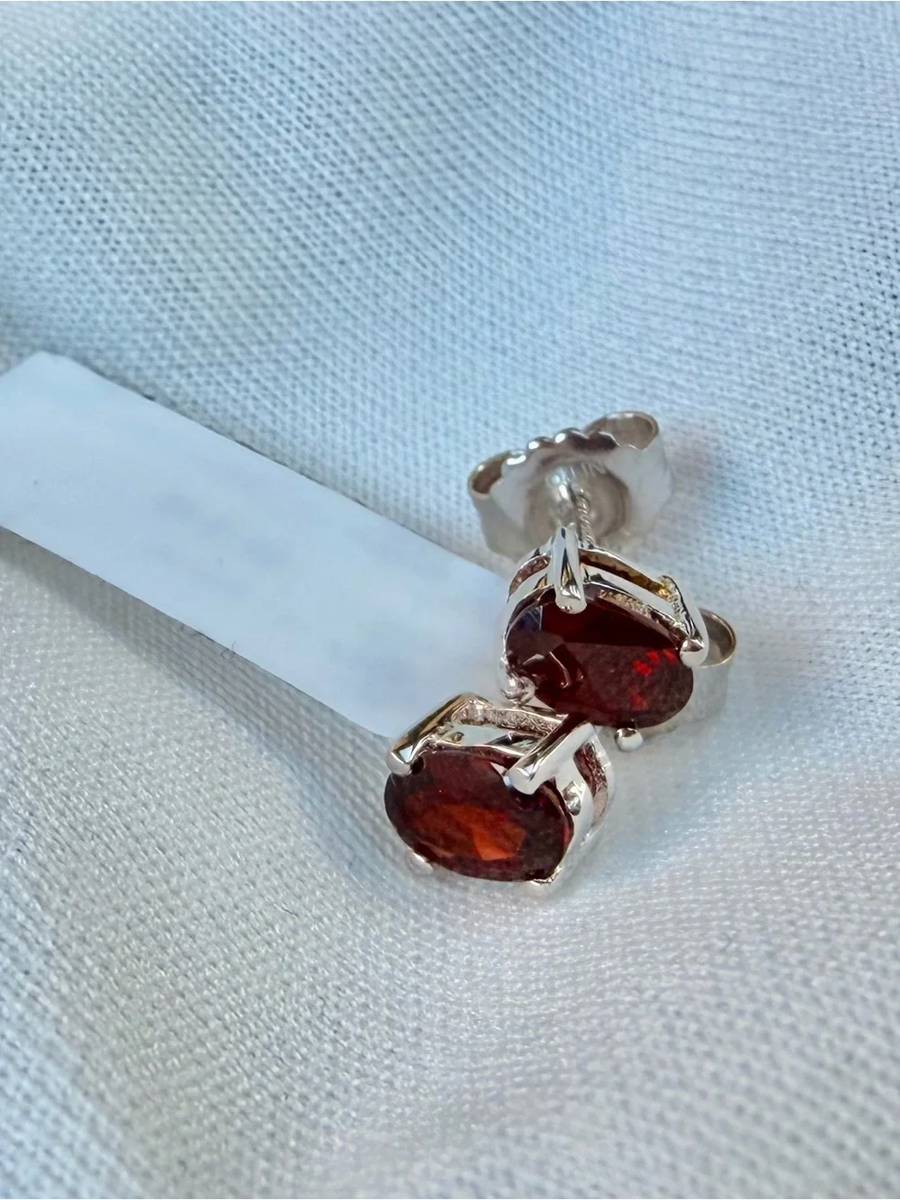 925 Sterling Silver elegant white