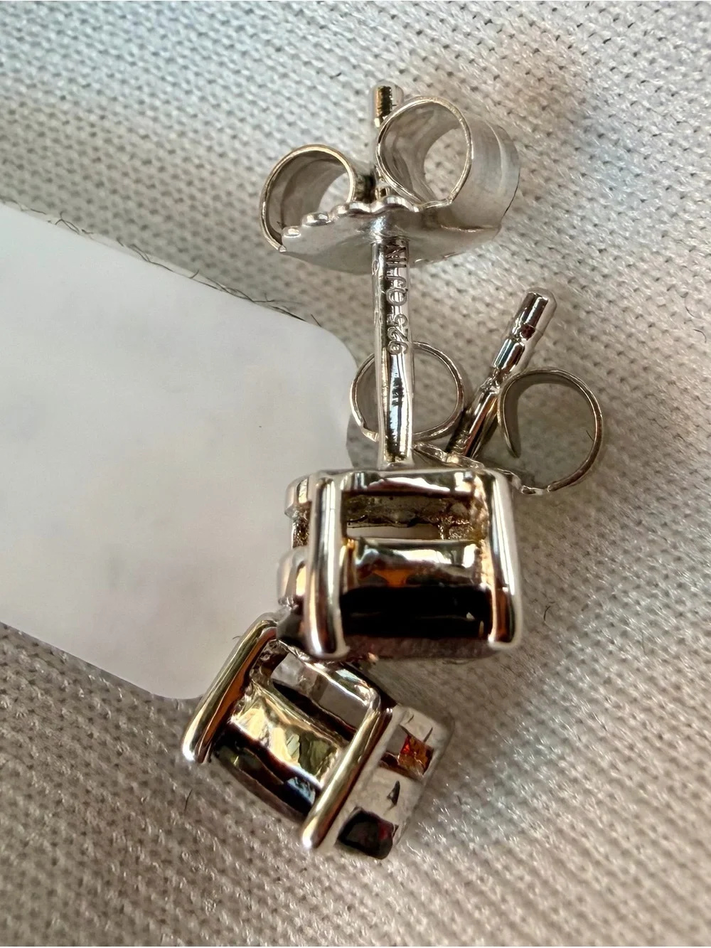 925 Sterling Silver elegant white