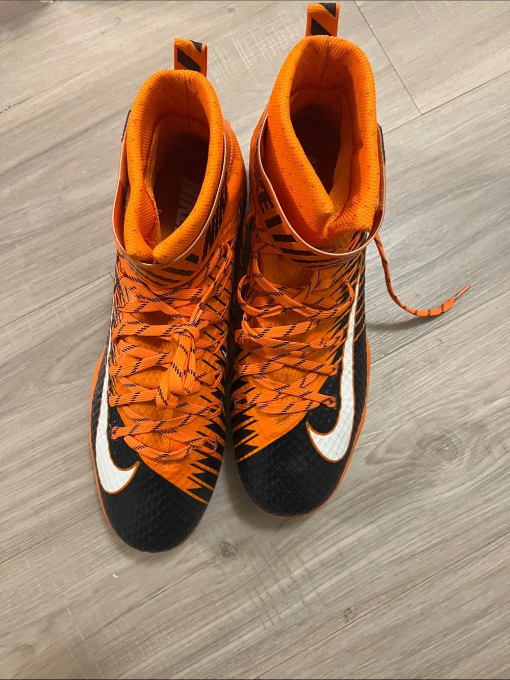 Nike pet size orange
