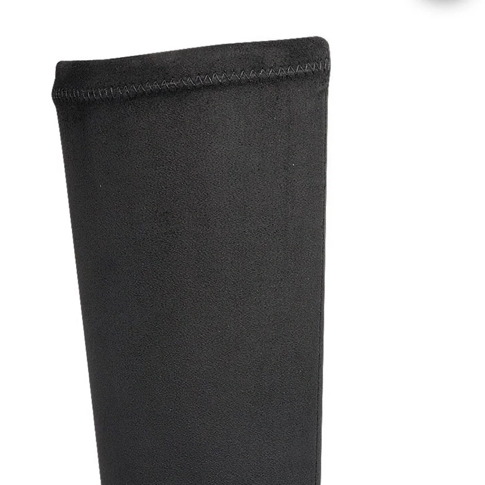 N/A black over