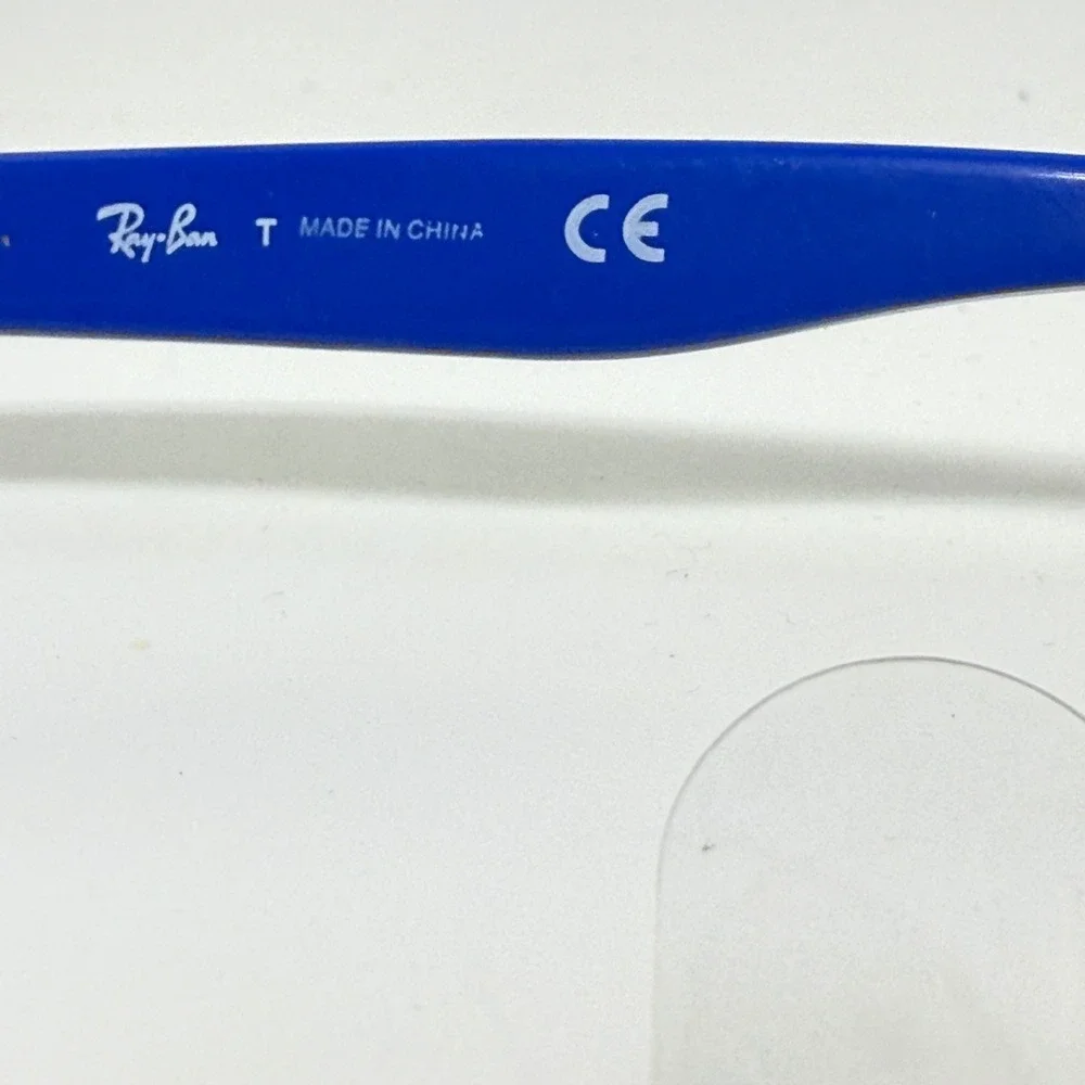 Ray-Ban any message