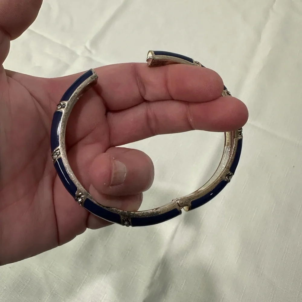 unbranded blue bangle hinged