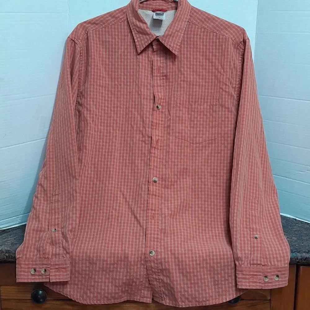North Face Men's Shirt...Size M...Excellent Condition.