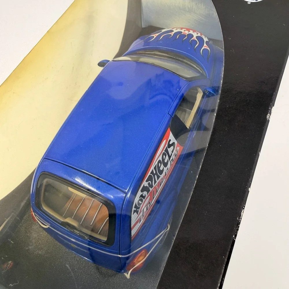 Hot Wheels 100% hot