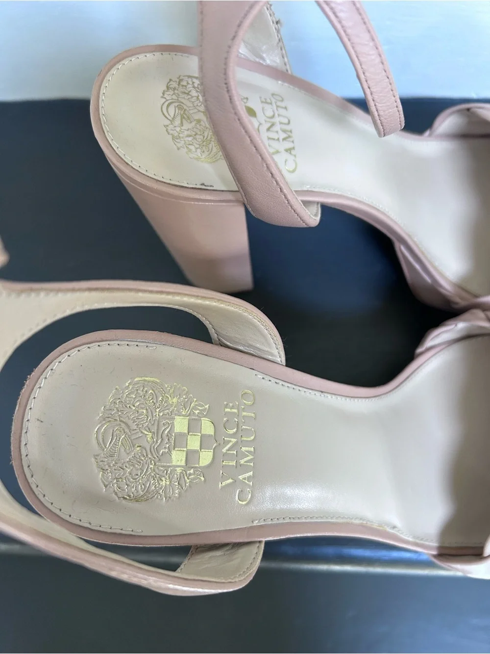 Vince Camuto vince camuto