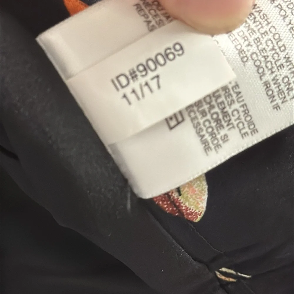 Express skirt flaws free