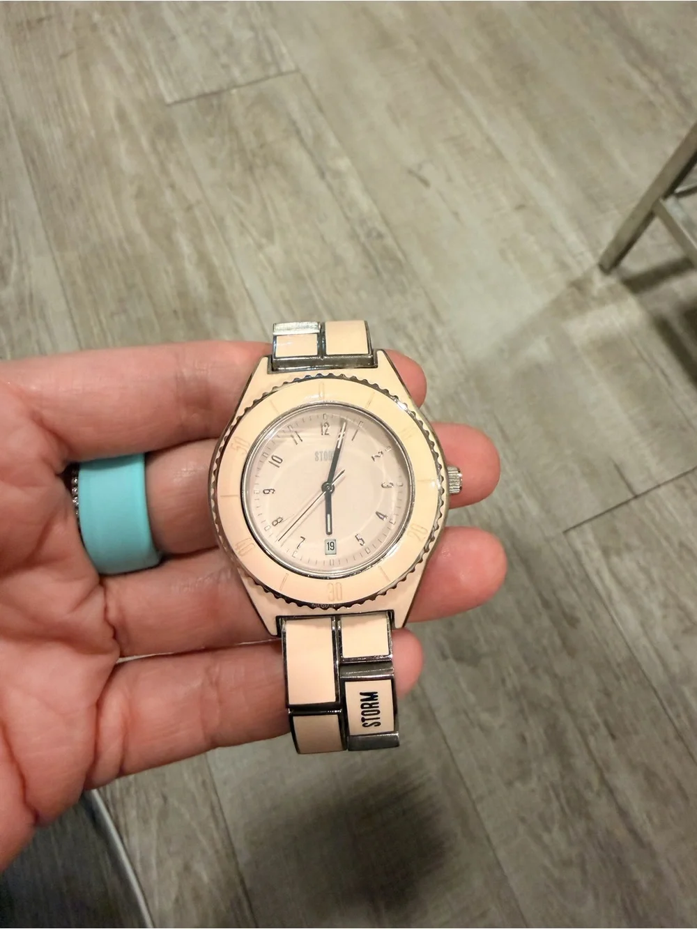 Storm links wristwatch display