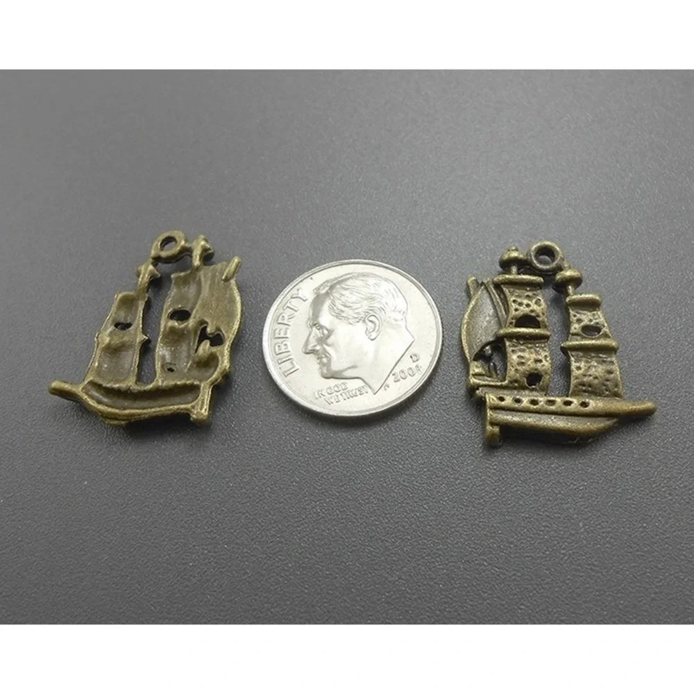 The Unbranded Brand charms 22x17mm