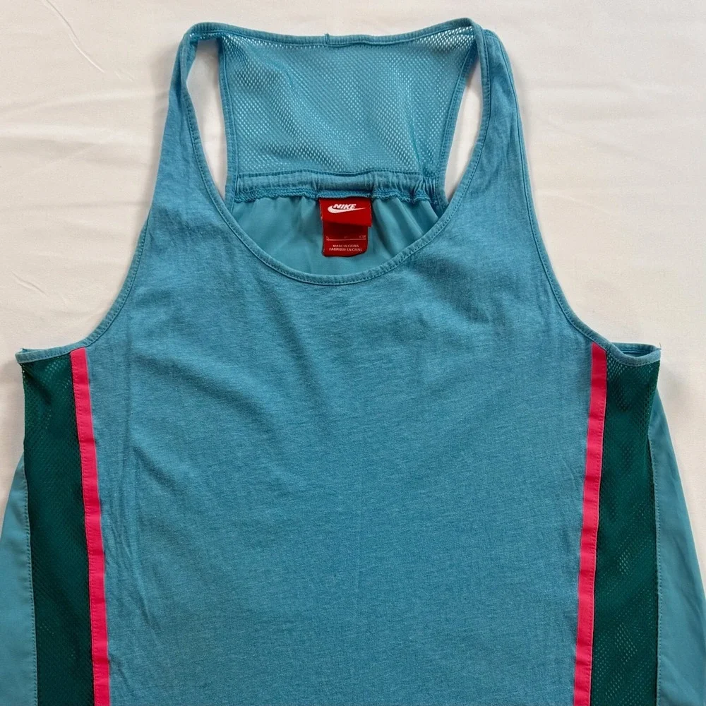 Nike‎ Women's Bonded Ventilated Training Top Colour Omega Blue Size Small