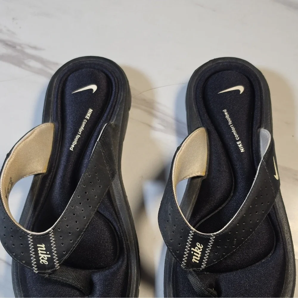 Nike leather cushioned black