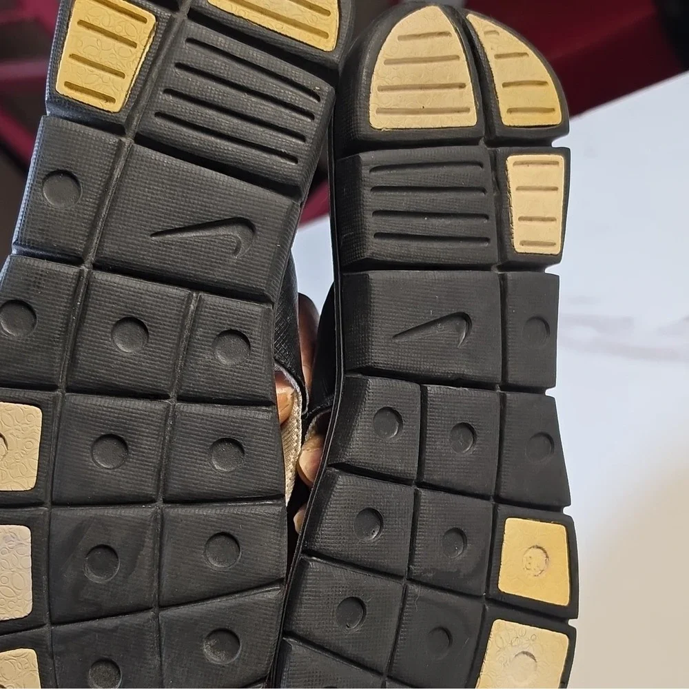Nike sandals cushioned