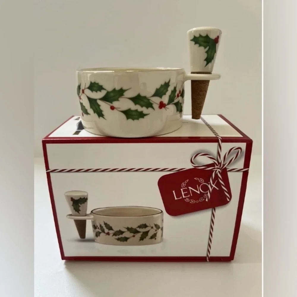 Lenox Holiday Wine Coaster & Stopper Holly and Berry Christmas Set