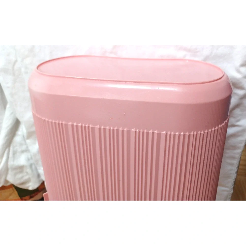 Rubbermaid lb wastebasket suitable