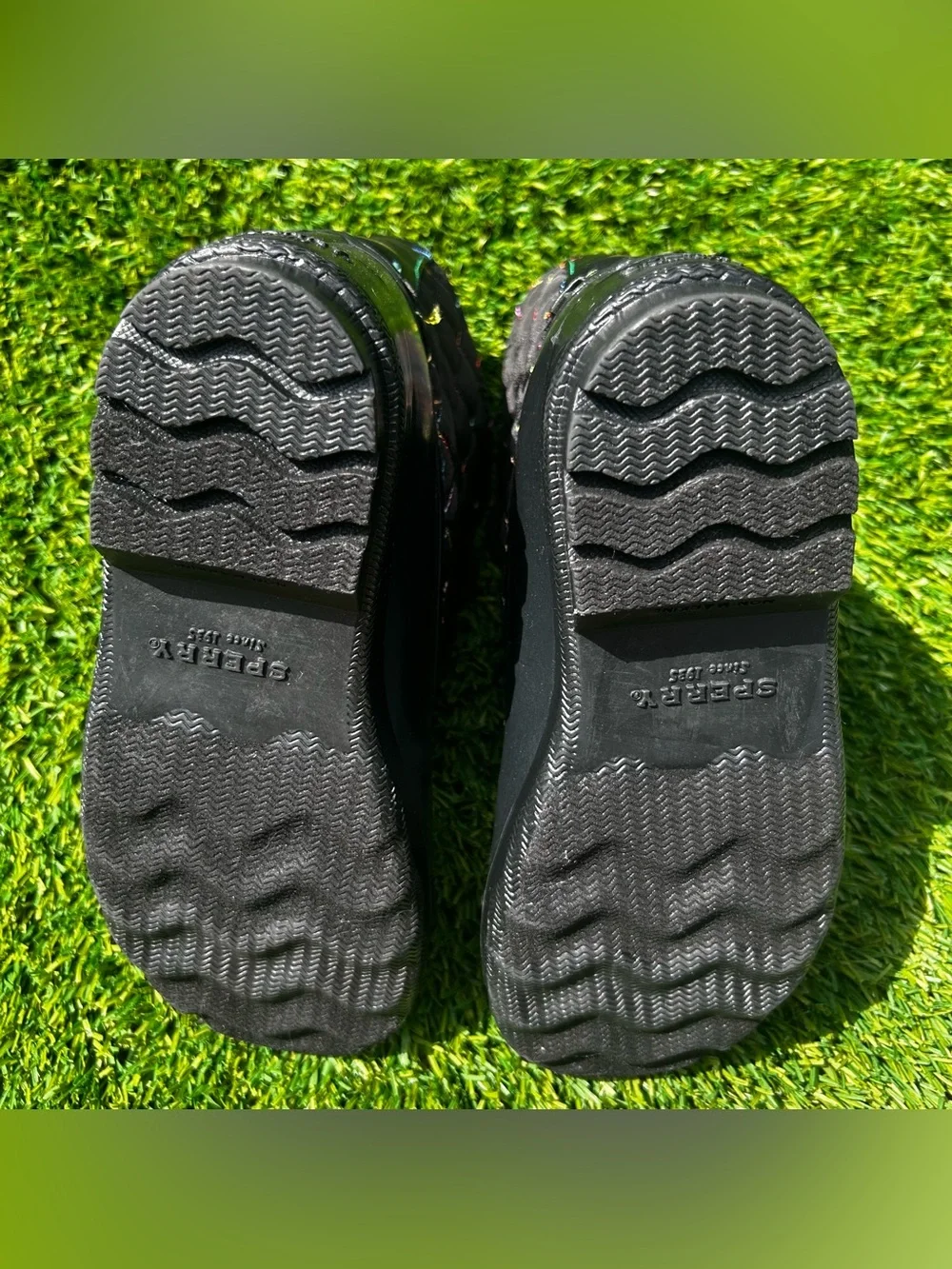 Sperry ensures shipping lace