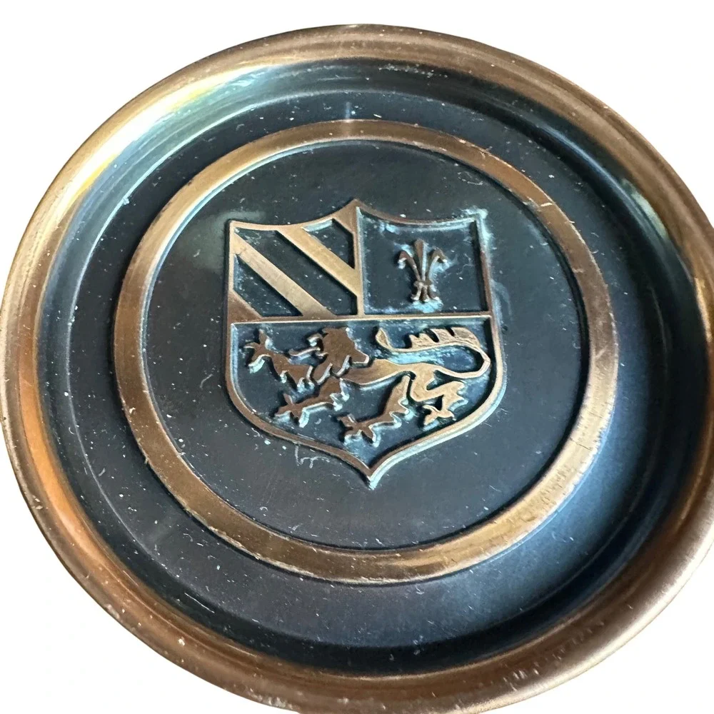 Hyde Park Coasters Vintage Bronze Black Metal Heraldic Crest Set of 6 3.75in