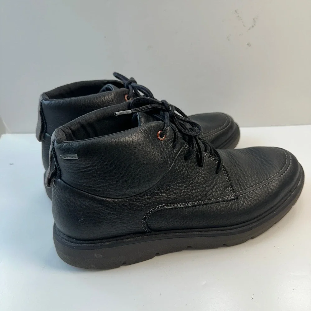 Clarks leather each