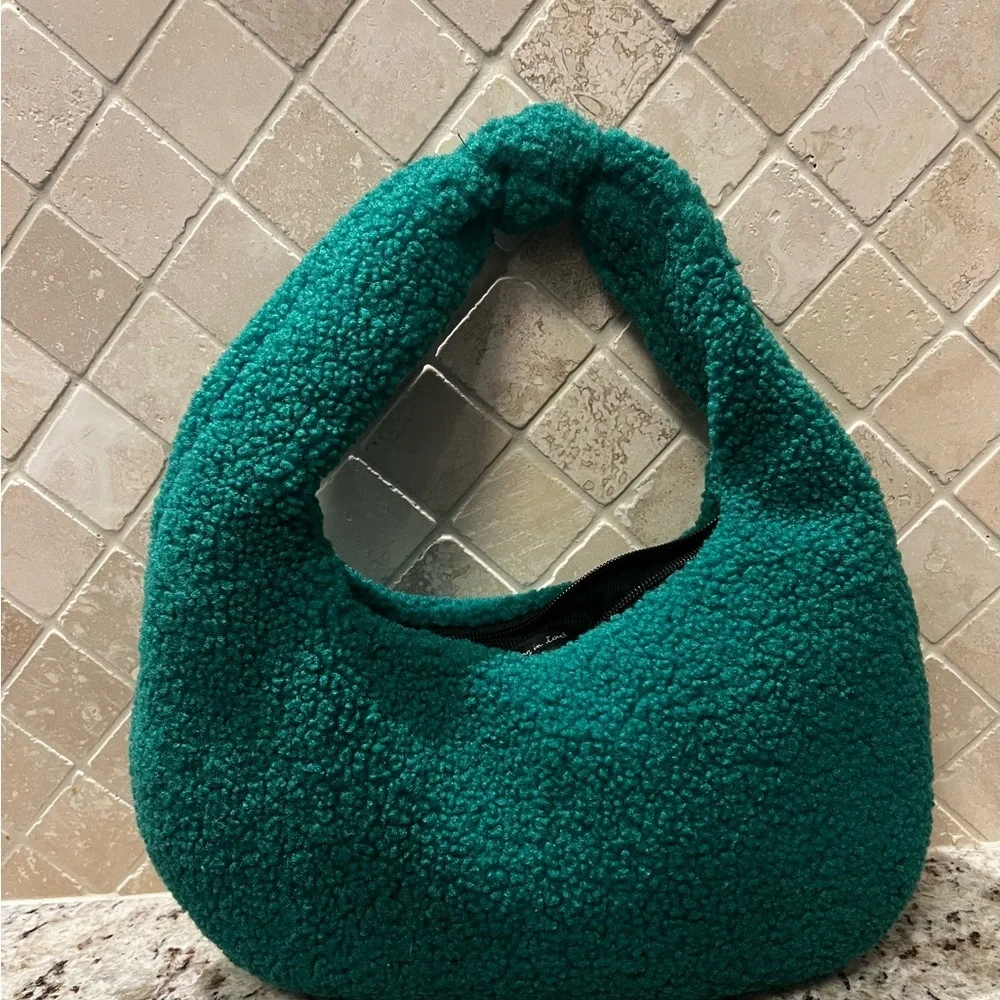 Do everything in love 14 bag hobo